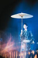 　粋な着流し姿の氷川きよし（写真：西槇太一）