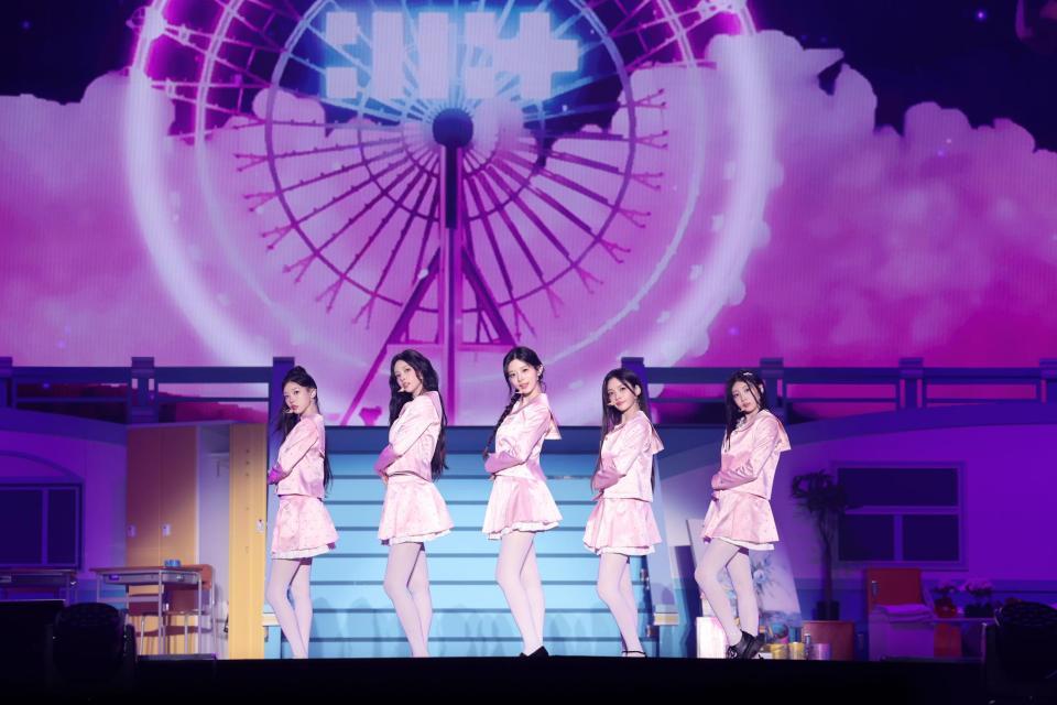 　パフォーマンスするＩＬＬＩＴ　（Ｐ）＆（Ｃ）　ＢＥＬＩＦＴ　ＬＡＢ　Ｉｎｃ．