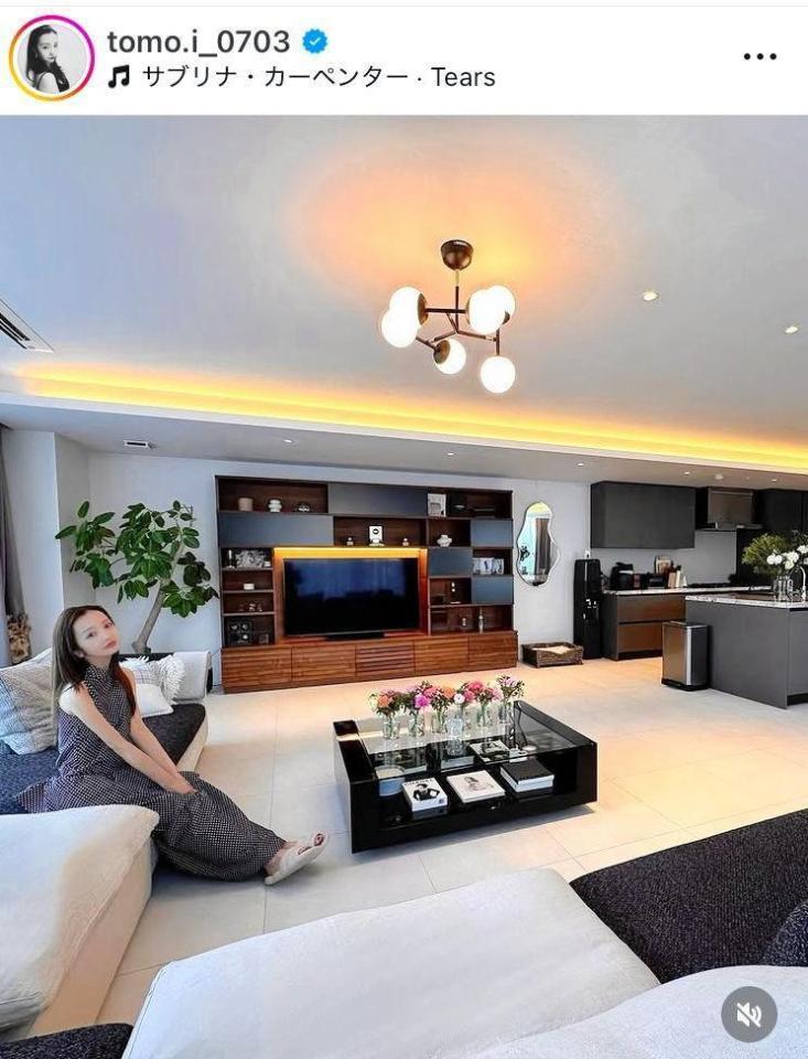 　板野友美のインスタグラム＠ｔｏｍｏ．ｉ＿０７０３より