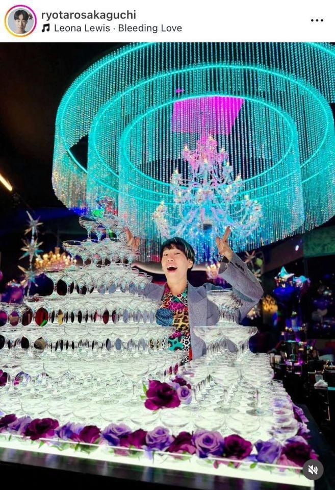 すごっ！ホストクラブのシャンパンタワー。坂口涼太郎のインスタグラム＠ｒｙｏｔａｒｏｓａｋａｇｕｃｈｉより
