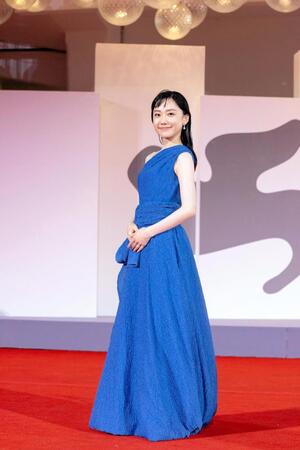 　レッドカーペットに登場した芦田愛菜ⓒＫＡＺＵＫＯ　ＷＡＫＡＹＡＭＡ