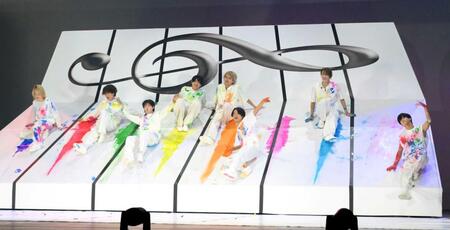 　熱演するＢ＆ＺＡＩ（左から）今野大輝、稲葉通陽、川﨑星輝、本高克樹、矢花黎、鈴木悠仁、橋本涼、菅田琳寧＝東京・新橋演舞場（撮影・伊藤笙子）