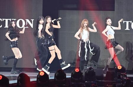 　スペシャルライブを行うＭＥＯＶＶ（撮影・持木克友）