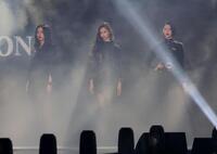 　ＴＧＣのトップを務めた（左から）池田エライザ、中条あやみ、三吉彩花（撮影・佐々木彰尚）