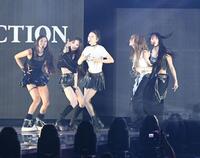 　スペシャルライブを行うＭＥＯＶＶ（撮影・持木克友）