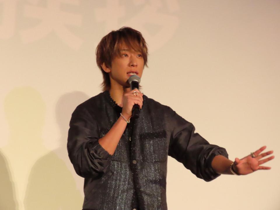 　映画「アオショー！」の舞台あいさつに登場したＮＥＷＳ・小山慶一郎