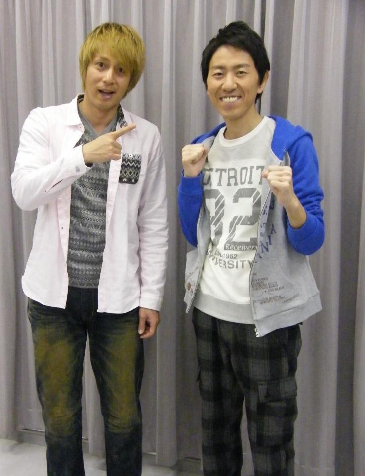 　２０１１年２月、急性膵炎から復帰会見。体重が４５キロにまで落ちたという福田充徳（右）