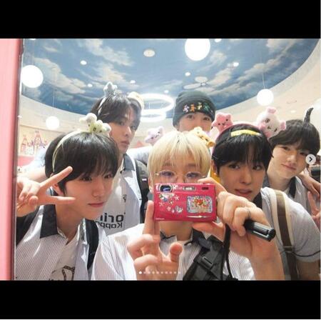 　ＮＣＴ　ＷＩＳＨの公式インスタグラム＠ｎｃｔｗｉｓｈ＿ｏｆｆｉｃｉａｌ より　ＮＣＴ　ＷＩＣＨＵや新マスコットカチューシャを付けたＮＣＴ　ＷＩＳＨ