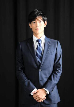 　顔つきも違って見える？？キャラ変した川原なにがし役の中島歩＝２０２５年７月撮影