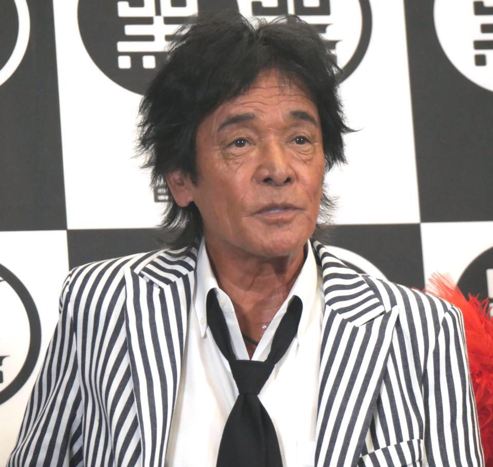 　会見に出席した松崎しげる