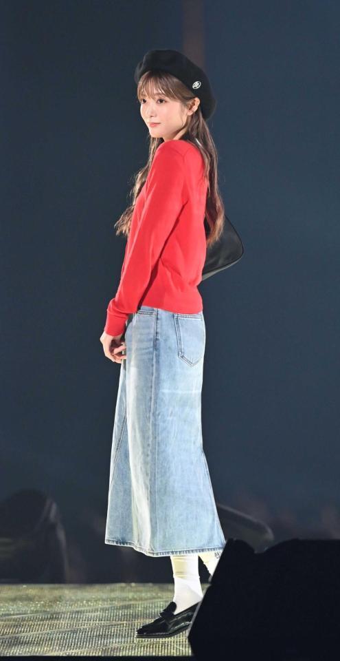 　ポーズを決める田村保乃