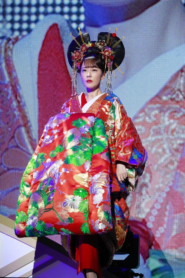 　コンサートを行った丘みどり　©キングレコード