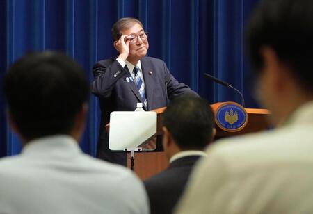 記者会見する石破首相＝７日