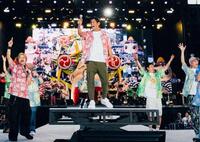 　「さんまＰＥＡＣＥＦＵＬ　ＰＡＲＫ　２０２５」を開催した明石家さんま（中央）＝撮影・Ｓａｎｔｉｎ　Ａｋｉ