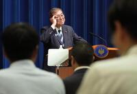 記者会見する石破首相＝７日