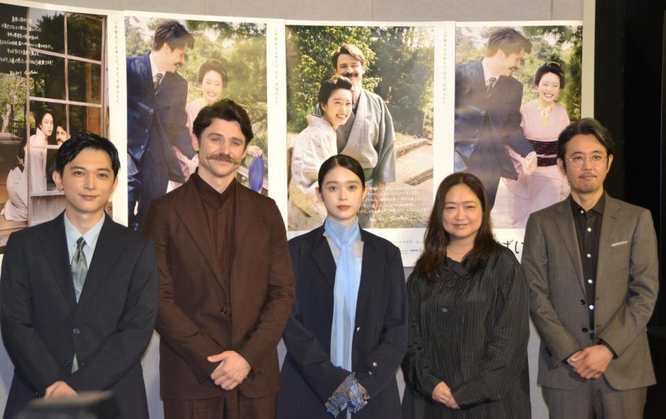 　連続テレビ小説「ばけばけ」試写会に登場した（左から）吉沢亮、トミー・バストウ、高石あかり、池脇千鶴、岡部たかし