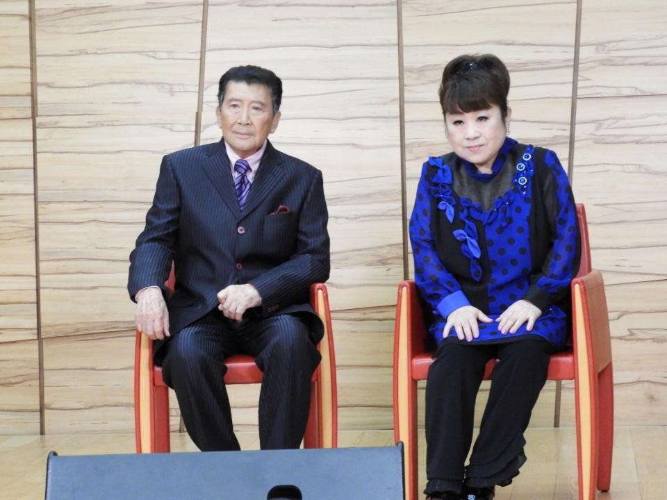 　取材会に出席した里見浩太朗（左）と天童よしみ