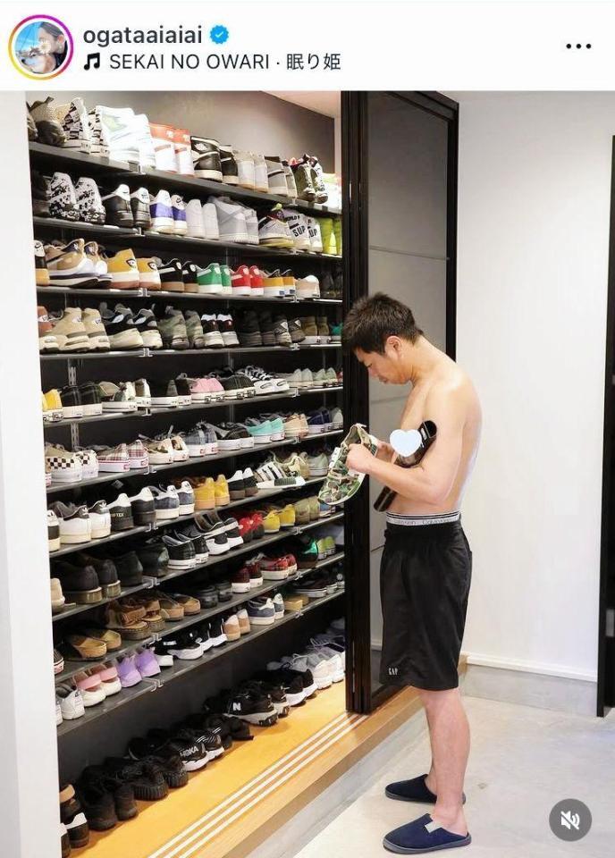 　尾形こだわりの巨大なシューズクローゼット。妻・あいさんのインスタグラム＠ｏｇａｔａａｉａｉａｉより