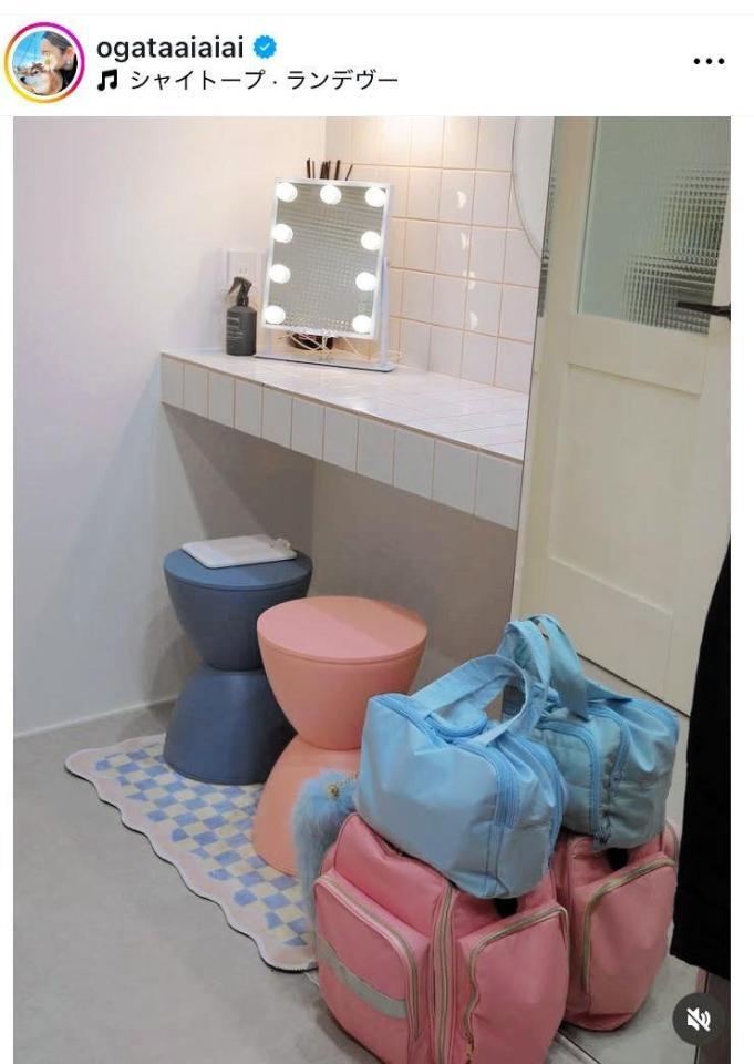 お気に入りのメイクスペース。尾形あいさんのインスタグラム＠ｏｇａｔａａｉａｉａｉより