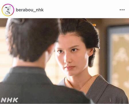メガネを外して、すっごい眼力。大河ドラマ「べらぼう～蔦重栄華乃夢噺～」のインスタグラム＠ｂｅｒａｂｏｕ＿ｎｈｋより