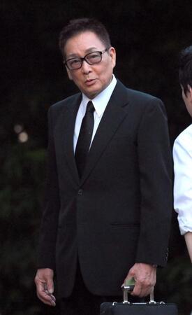 　橋幸夫さんの葬儀に参列した錦野旦（撮影・伊藤笙子）