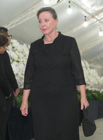 　橋幸夫さんの葬儀に参列したロザンナ（撮影・伊藤笙子）