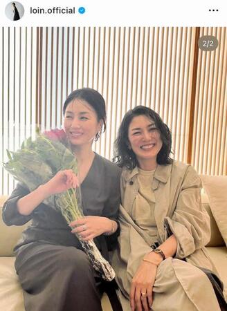 井川遥（左）と親友の板谷由夏。５月５日付の井川のインスタグラム＠ｌｏｉｎ．ｏｆｆｉｃｉａｌより