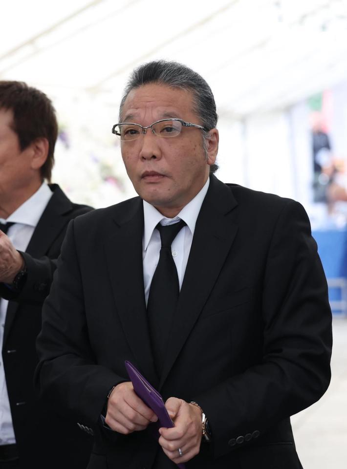 　参列した加藤和也氏（撮影・佐々木彰尚）