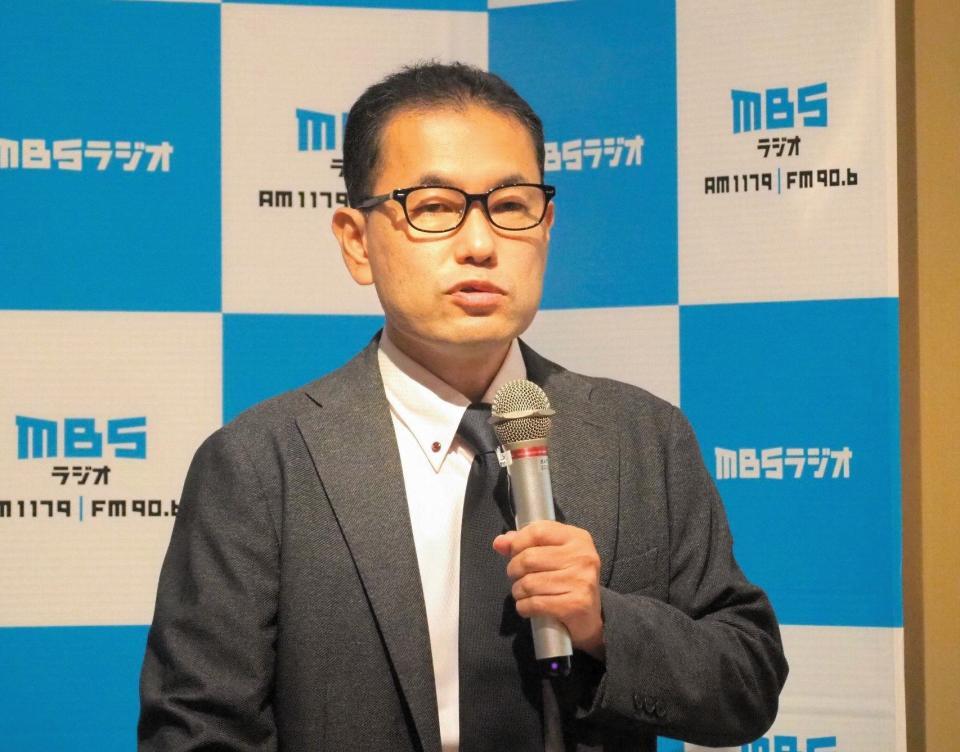 　改編発表会見に出席したＭＢＳラジオ・虎松英樹編成局長＝大阪・ＭＢＳ