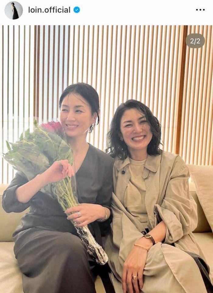 井川遥（左）と親友の板谷由夏。５月５日付の井川のインスタグラム＠ｌｏｉｎ．ｏｆｆｉｃｉａｌより