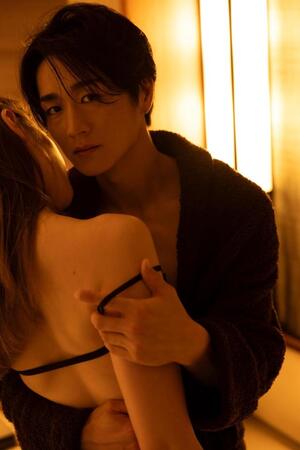 　セクシーなショットに挑戦した真田ナオキ（撮影・中山雅文）