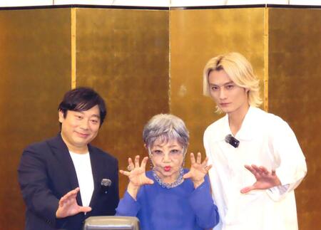 　ドラマ「寺西一浩ミステリー・ＳＰＥＬＬ～死因～」制作会見に出席した（左から）寺西一浩、泉ピン子、寺西優真