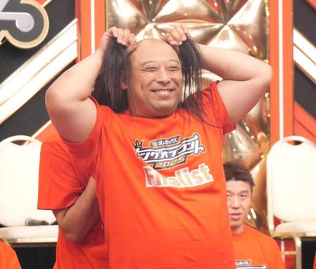 　「朝日奈央です」と豪語し、相方・布川ひろきの髪をツインテールのように見せて登場したトム・ブラウンのみちお