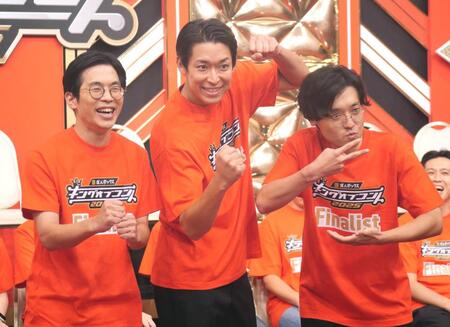 　会見に出席した青色一号