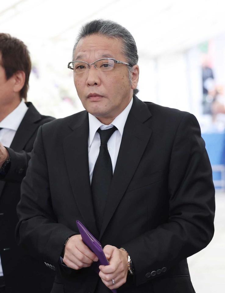 　参列した加藤和也氏（撮影・佐々木彰尚）