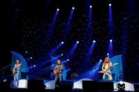 　ステージで熱唱するＴＨＥ　ＡＬＦＥＥ