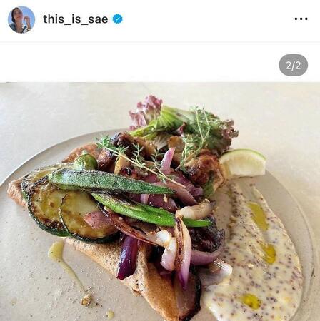 一色紗英のインスタグラム＠ｔｈｉｓ＿ｉｓ＿ｓａｅより。「ＴＥＲＲＡ」のガレット