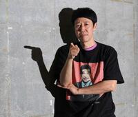 　音楽活動やゲームの実況などマルチな活動を続ける小籔千豊（撮影・伊藤笙子）