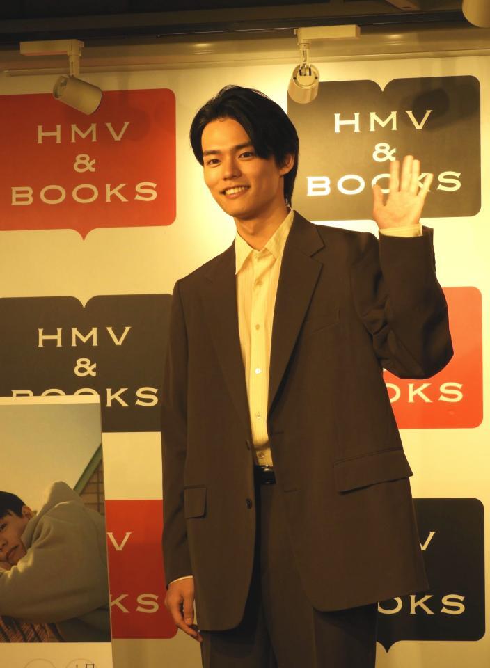 　フォトブックのイベントに登場した日向亘