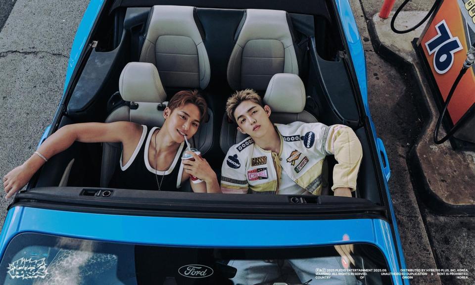 　ＳＥＶＥＮＴＥＥＮの公式Ｘ＠ｐｌｅｄｉｓ＿１７より（左から）ミンギュ、Ｓ．ＣＯＵＰＳ