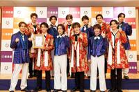 明治座公演前に意気込みを語った（前列左から）渡辺真、寺田真二郎、小野寺翼、向山毅、松岡卓弥、井筒雄太（後列同）山本佳志、橋爪健二、塩田将己、鈴木渉、青山隼、柳田優樹