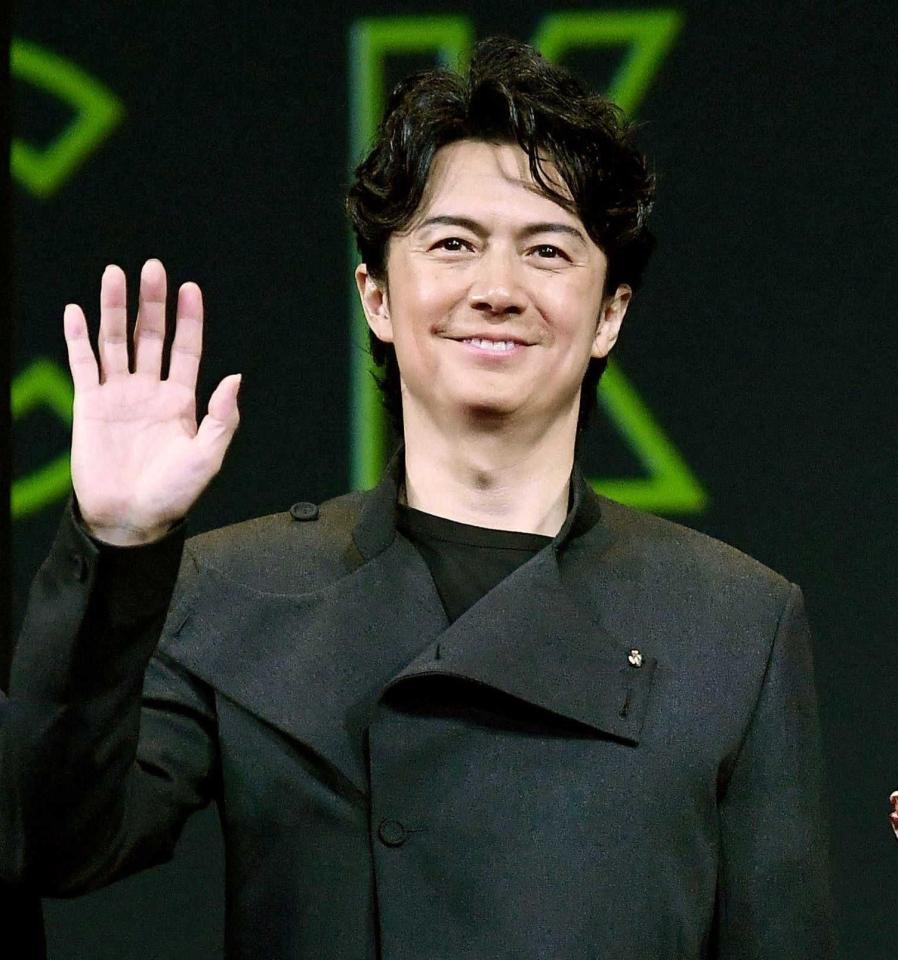 　８月１１日、映画「ブラック・ショーマン」の舞台あいさつに登場した福山雅治