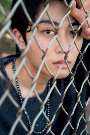 　日野友輔１ｓｔ写真集「ｈｉＳＴＯＲＹ　１」から