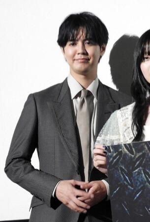 　舞台あいさつに出席した片寄涼太