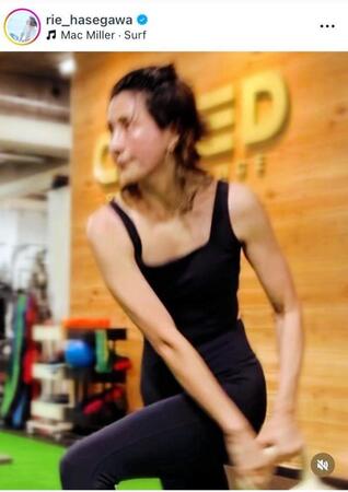 　トレーニング中。長谷川理恵のインスタグラム＠ｒｉｅ＿ｈａｓｅｇａｗａ（８月８日付）より 