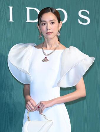 　ブルガリの展覧会に登場した桐谷美玲（撮影・伊藤笙子）