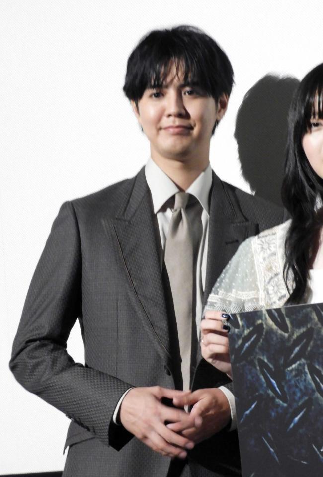 　舞台あいさつに出席した片寄涼太