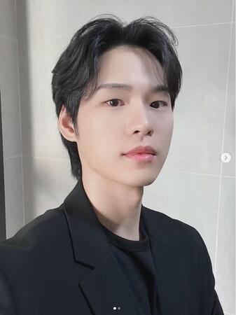 　ユン・ジオンの公式インスタグラム＠ｊｉｉｉ０ｎ＿＿より