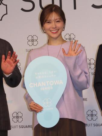 　発表会に出席した白石麻衣