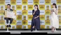 　発表会に登場した（左から）浅野忠信、ヒコロヒー、松村沙友理（撮影・佐々木彰尚）